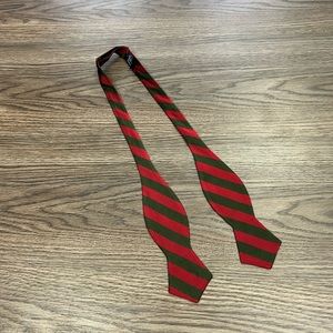 R.Hanauer Green & Red Stripe Diamond Point Bowtie Bow Tie